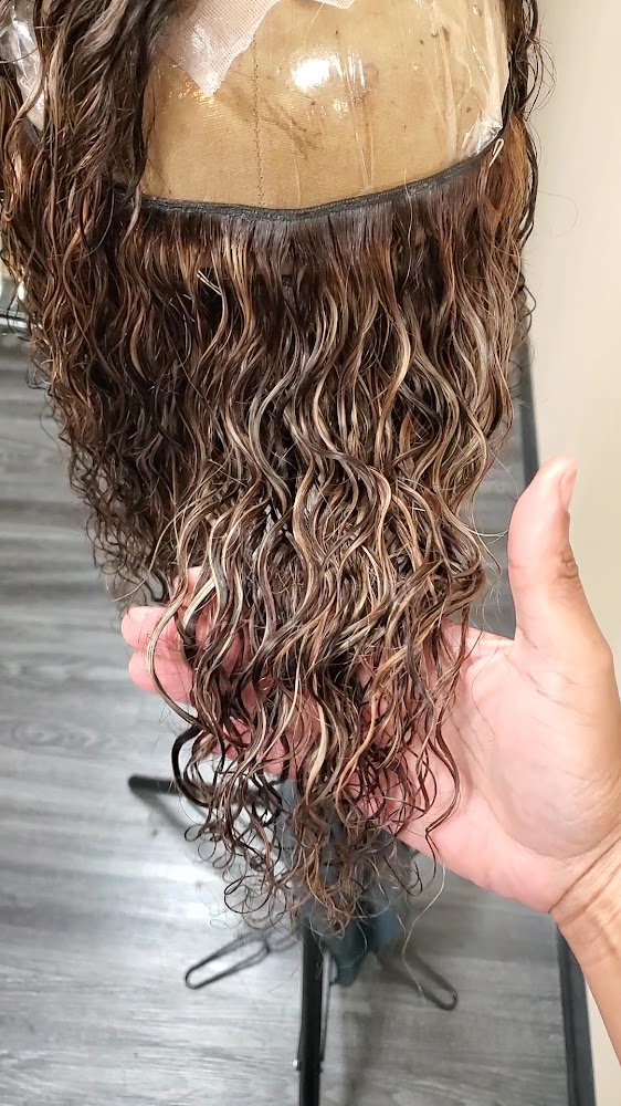 Mona D Coiffeur view 2