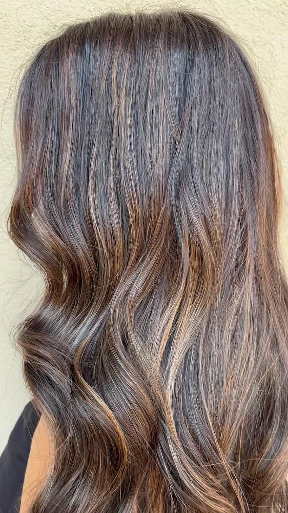 The Upper Hand Salon: River Oaks view 4
