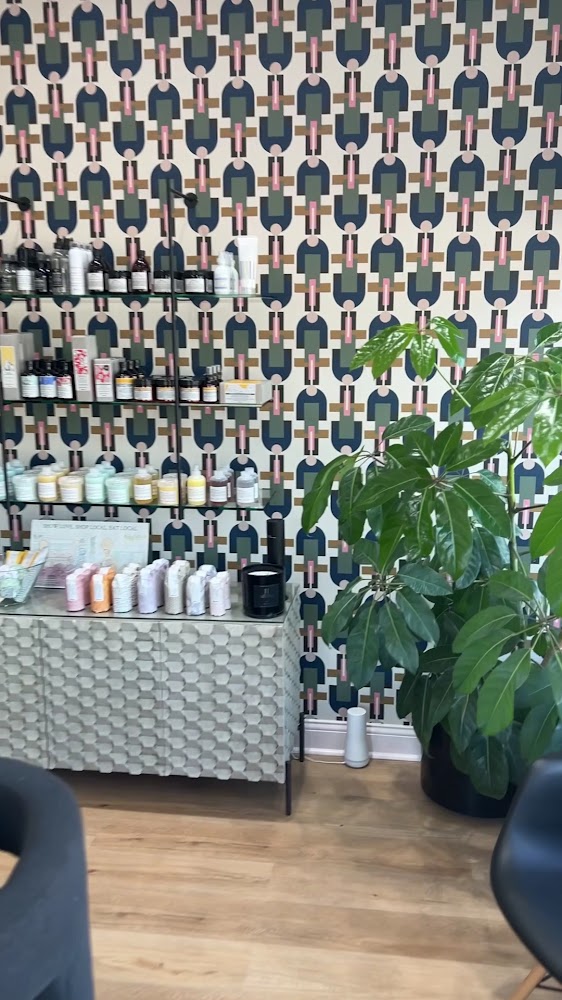 River Oaks Salon view 3