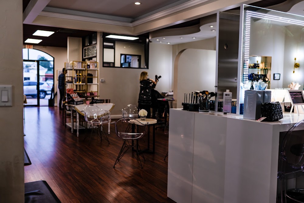Janelle Alexis Salon view 4