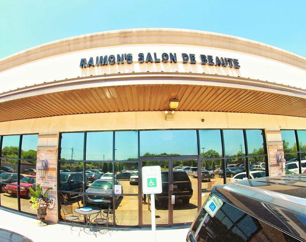 Raimon's Salon de Beaute' view 2