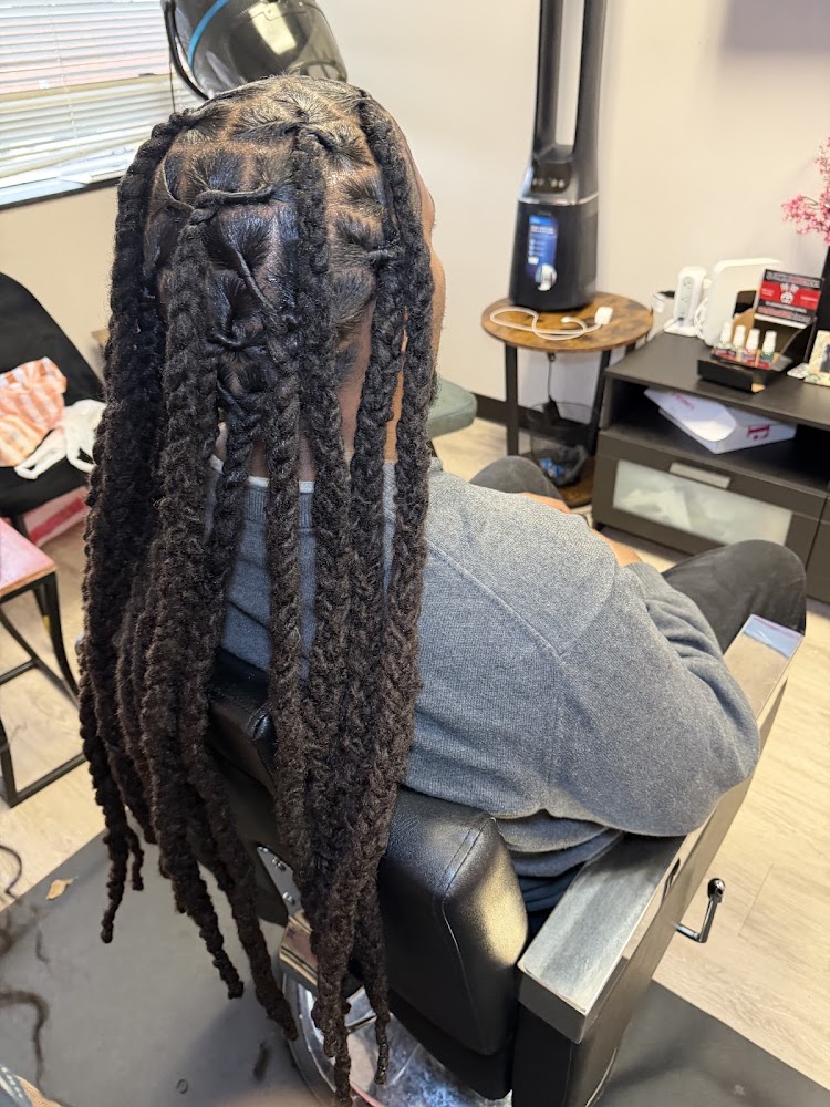Loctician/Kustombyqueen view 2