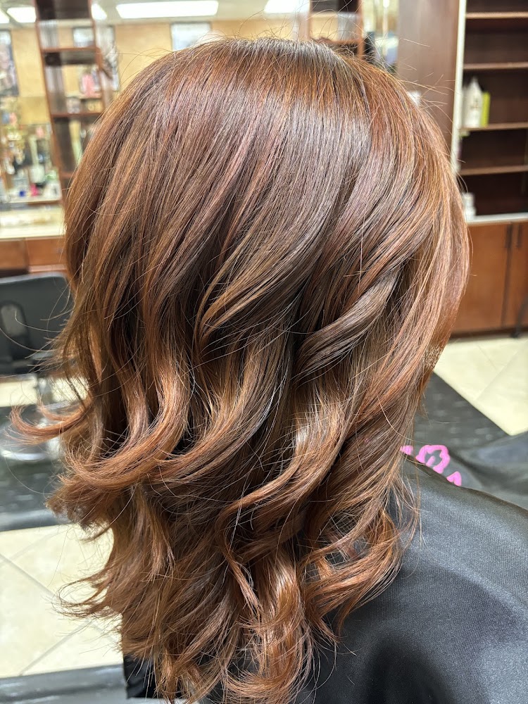 Maribel's Great Cuts view 3