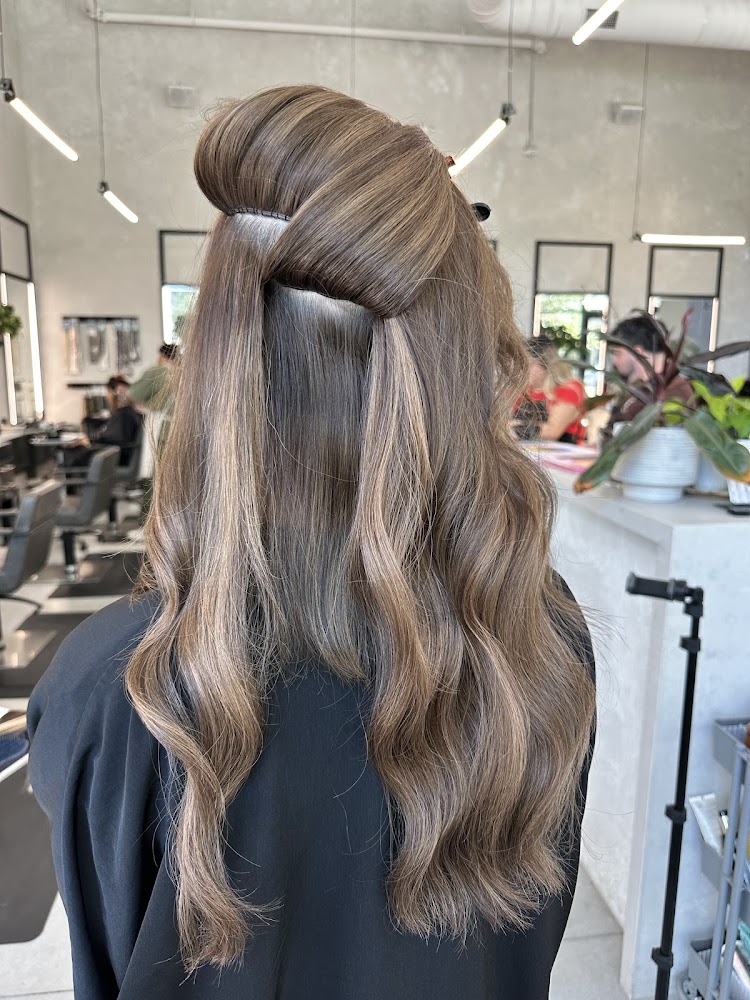 Coma Salon primary photo