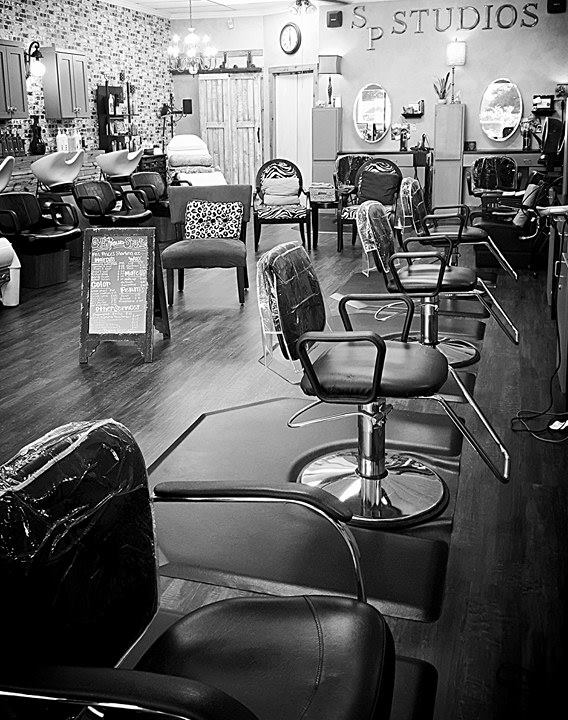 Salon Picasso Studios view 2