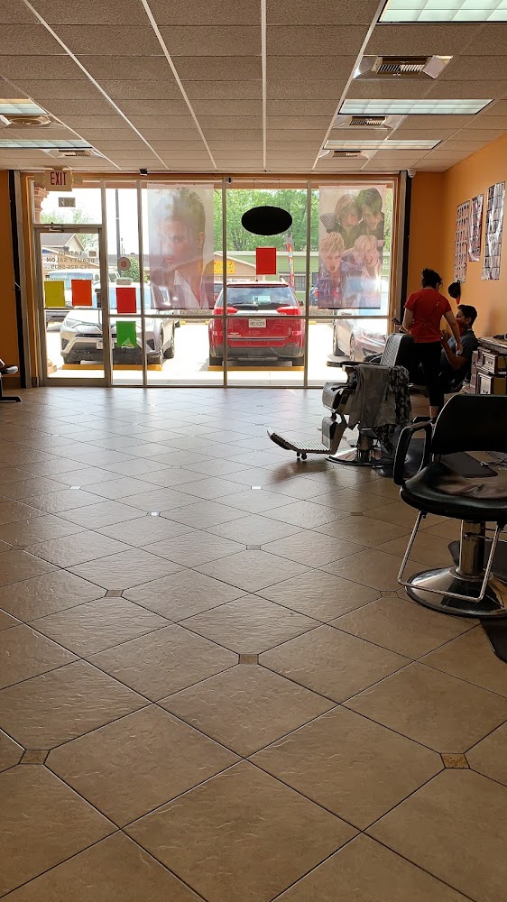Latino's Beauty Salon view 3