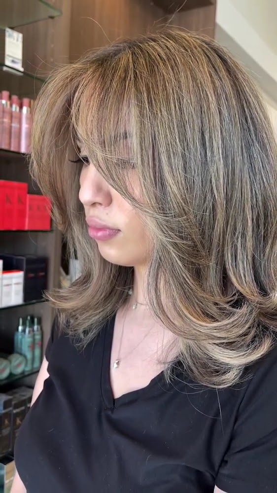 LINEAR SALON view 2