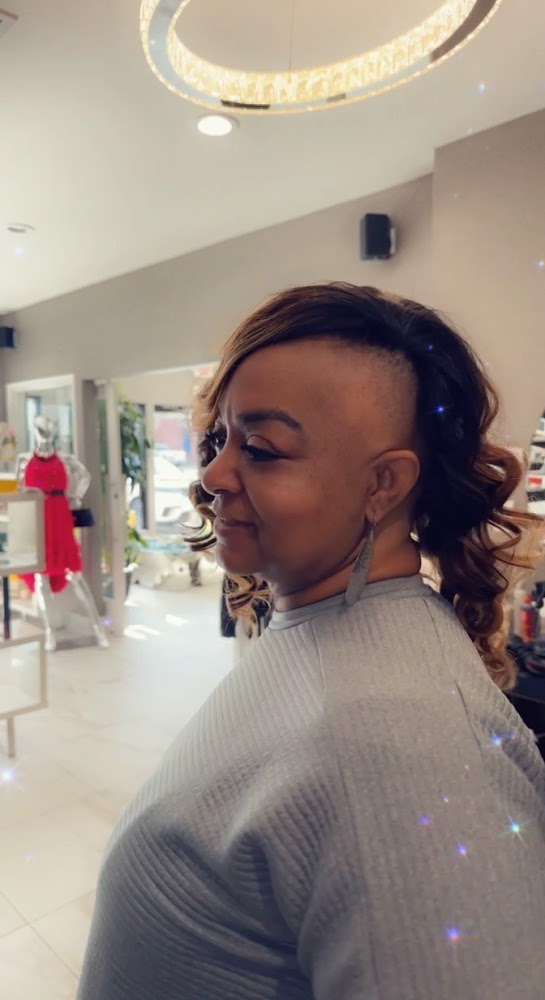 Diva Doll Hair Studio view 4