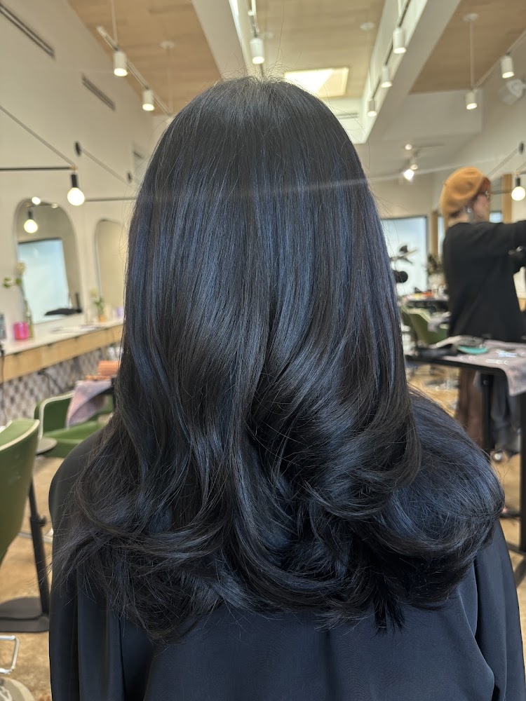 Flowe Studio - Hair Extensions & Balayage primary photo
