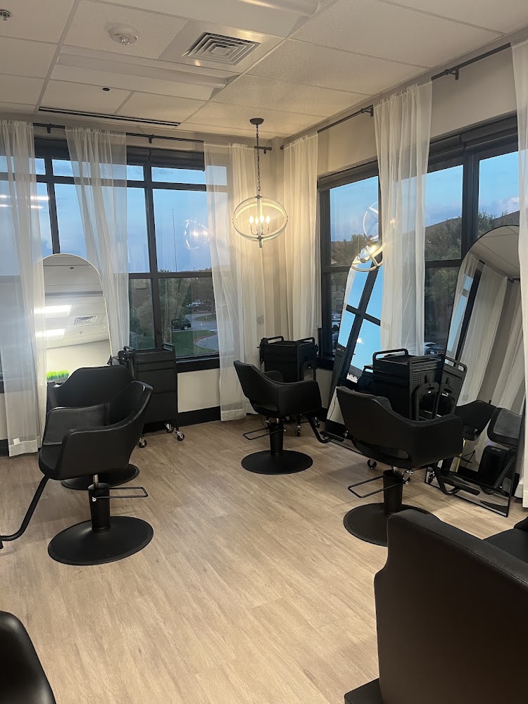 Balayage Bar & Boutique (located Inside of Salons By JC Room 49) primary photo