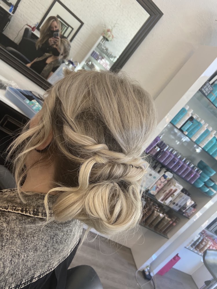 Balayage Bar & Boutique (located Inside of Salons By JC Room 49) view 5