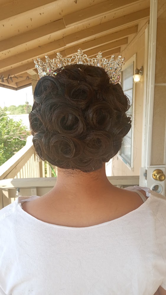 Beauty Island Salon view 4