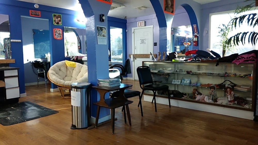 Benavides Hair Design view 2