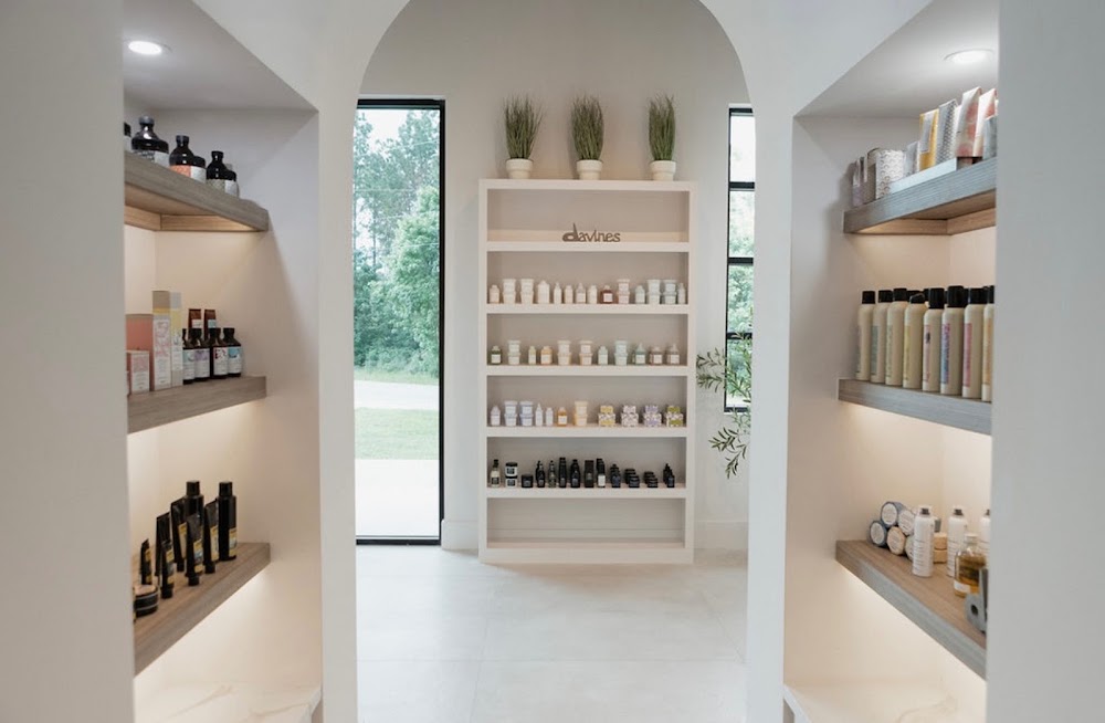 Bonjour Belle Salon - The Woodlands - Magnolia view 5