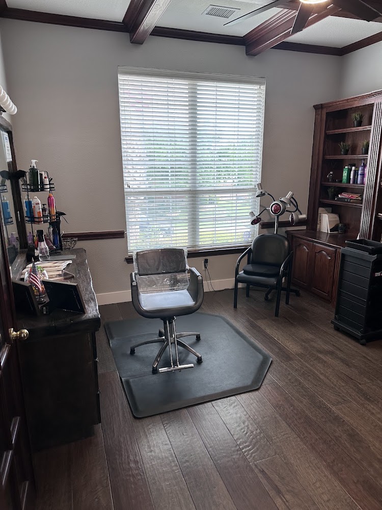 Brenda’s Hair Studio view 4