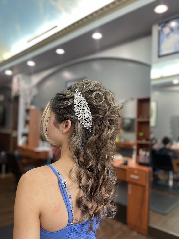 Britney Hair Studio primary photo