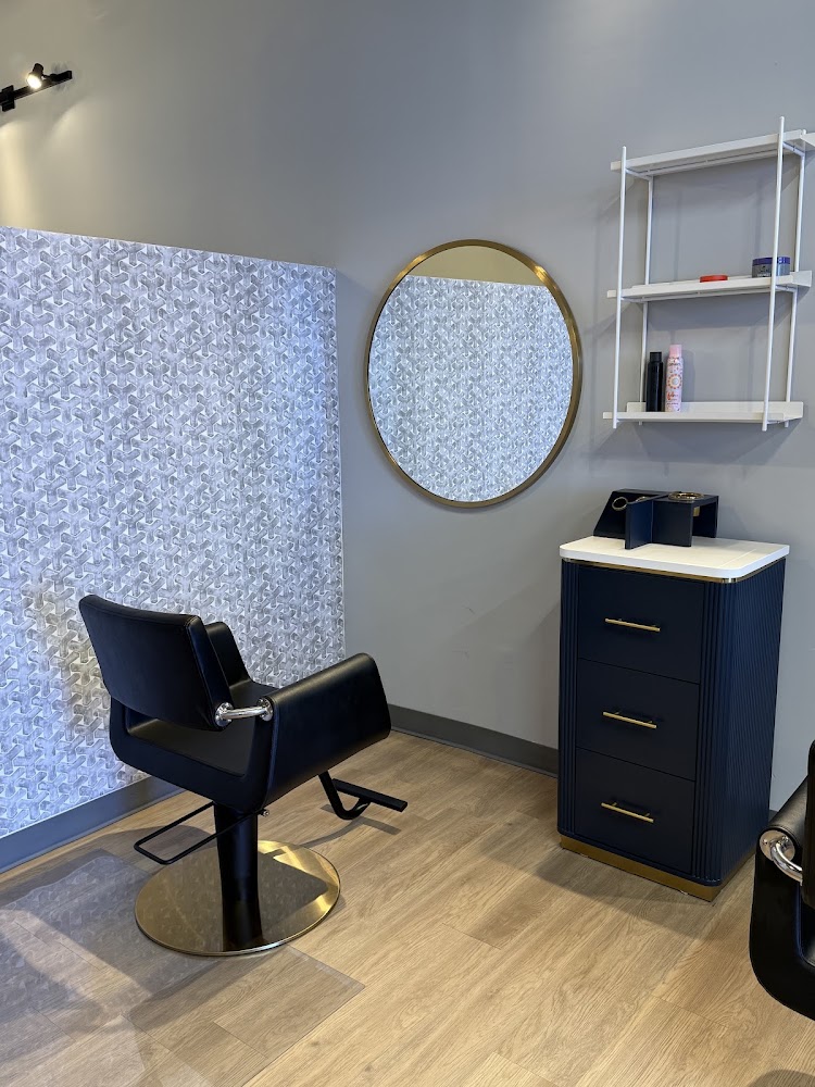 Chairez Salon primary photo