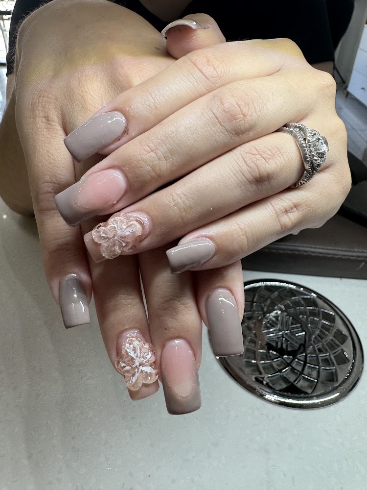 Chic N Charm Nail Salon & Spa primary photo