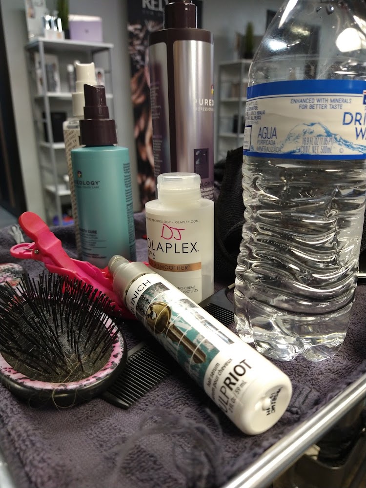 Cinda’s Hair Studio view 4
