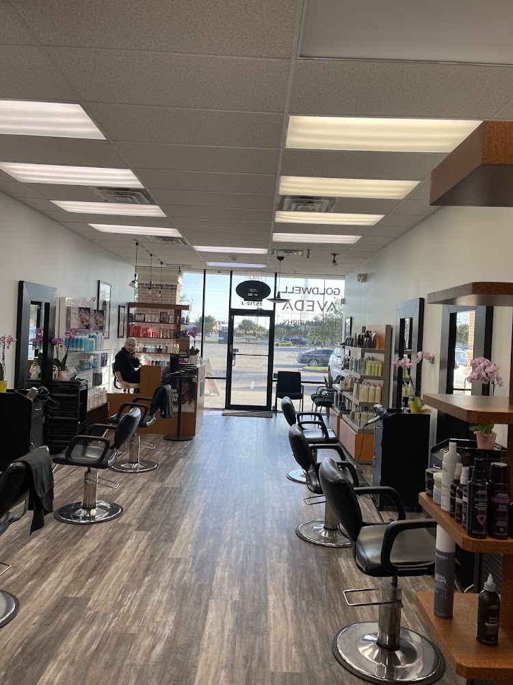 Color Me Chic Salon view 3