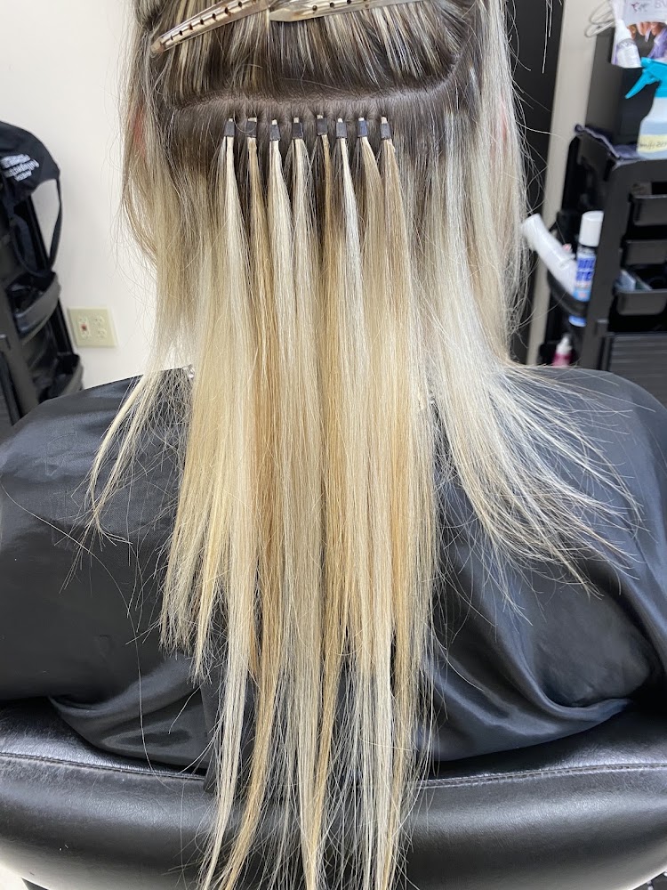 Color Me Chic Salon view 4