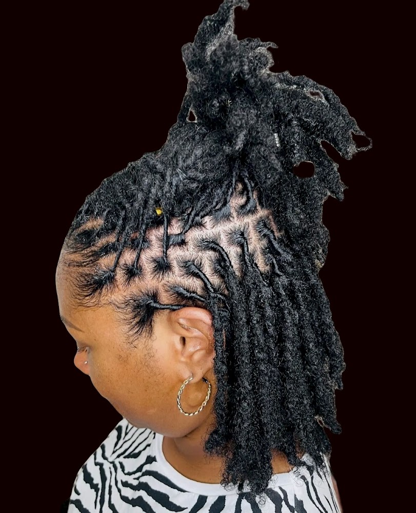 CROWNZ & TRESSES Lashes, Brows, Bundles, Closures, Sew Ins, Wig Installs, Silk Press, Knotless, Locs & More view 5