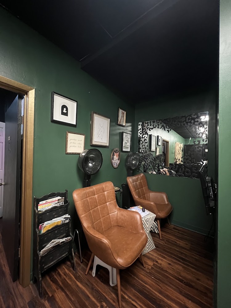 Cut-Away Hair Styling view 2