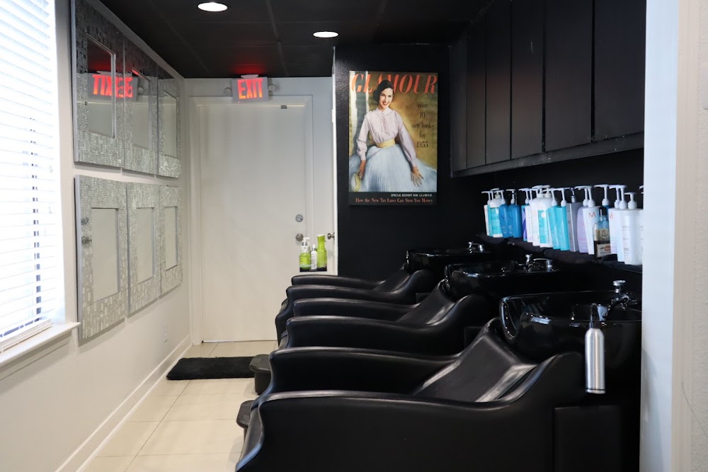 DAMRON & COMPANY SALON view 5