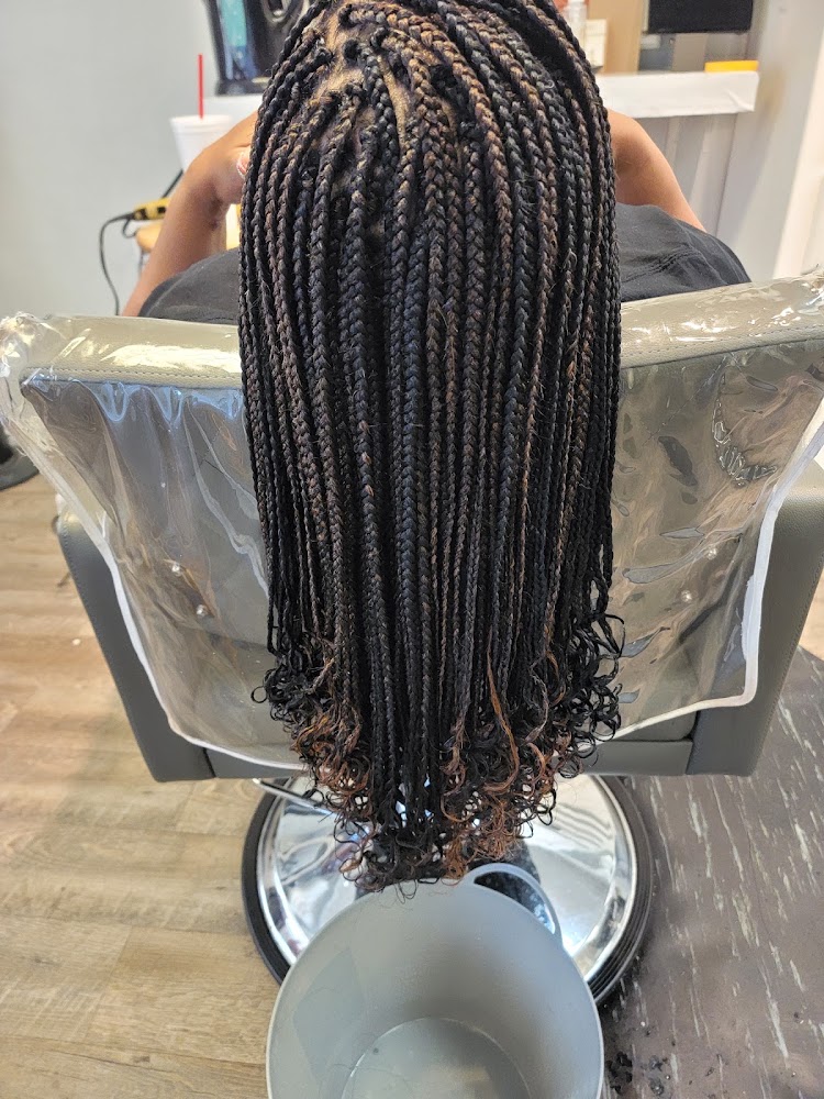 Deluxe Cheveux Salon primary photo