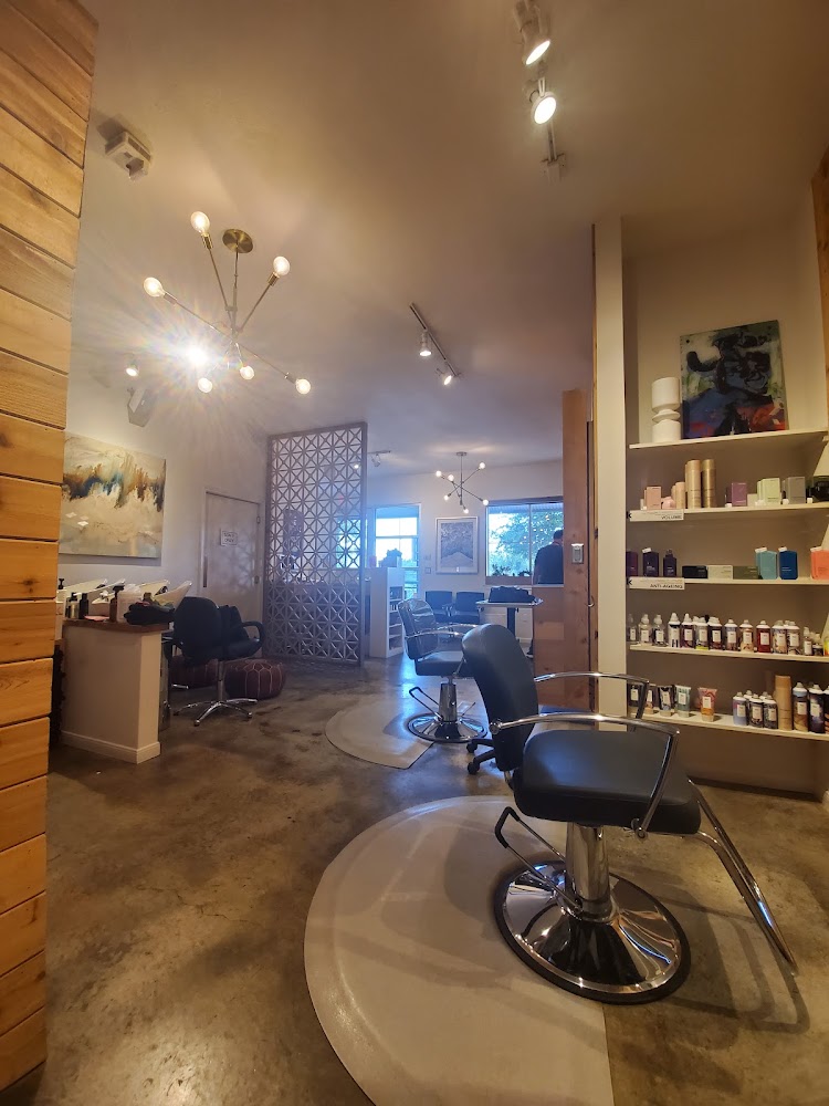 Deseo Salon view 2
