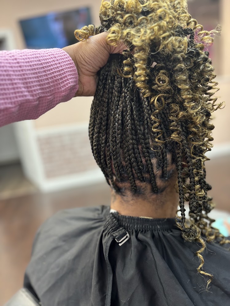Double Diamond Hair Salon primary photo