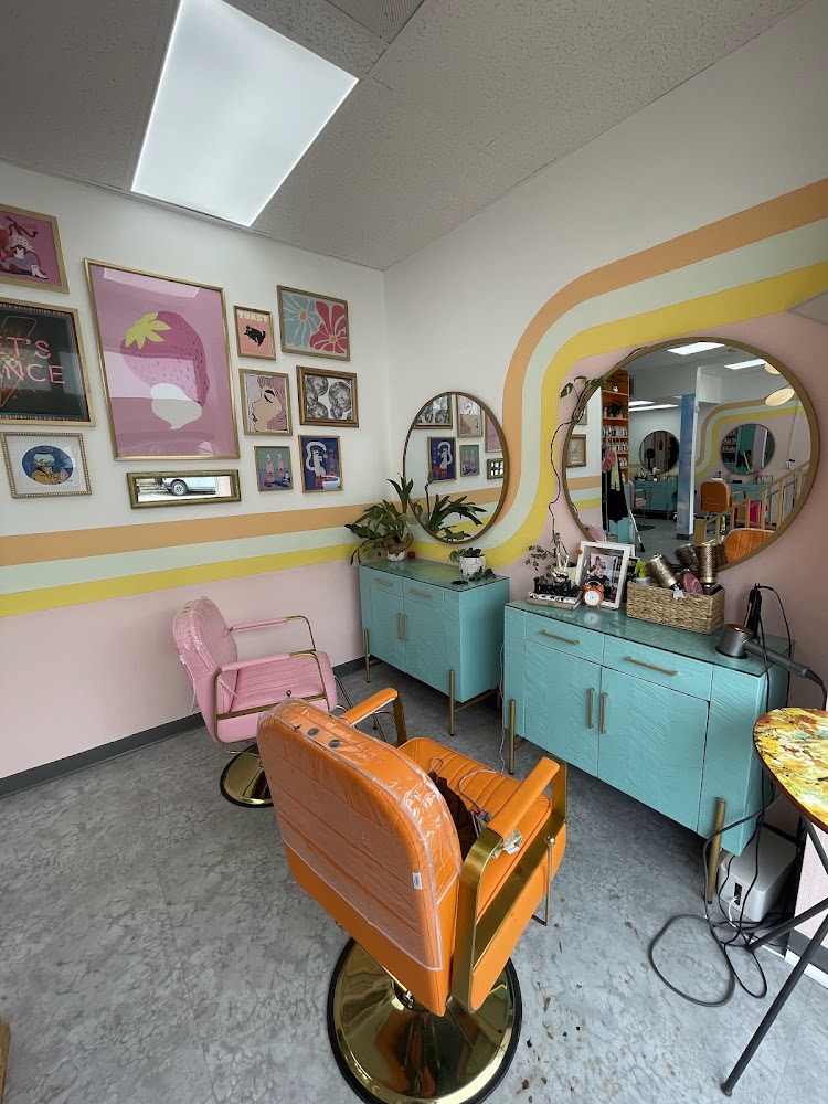 Dreamhouse Salon primary photo