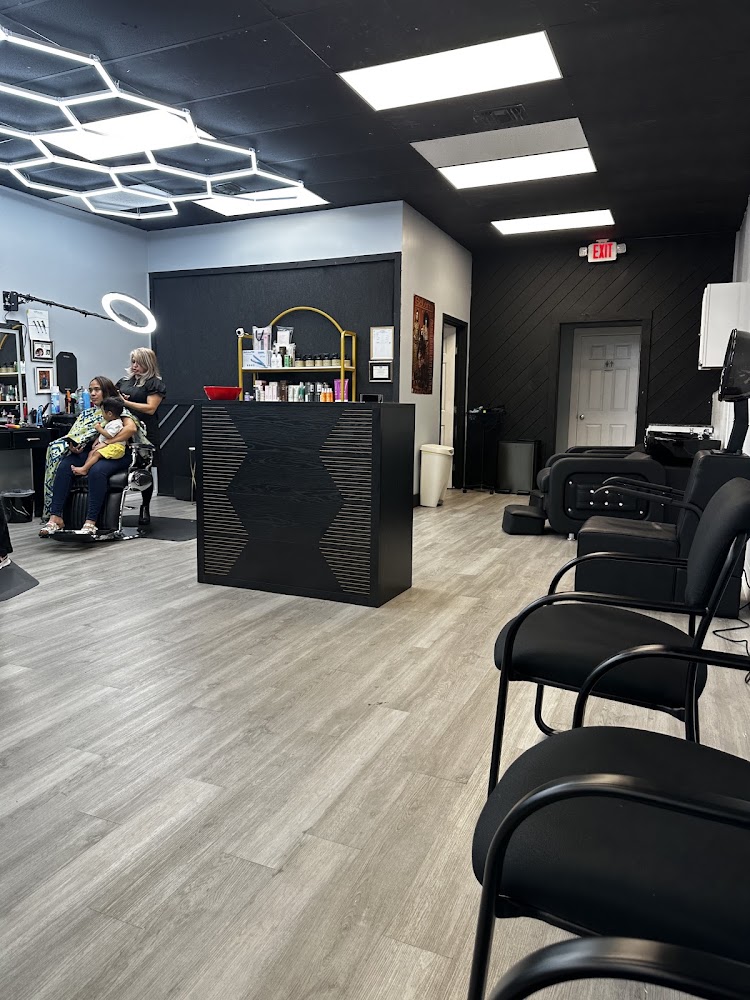 Ely Luna Beauty Salon view 2