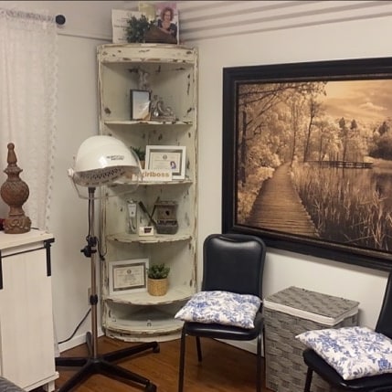Eye Candy Salon view 3