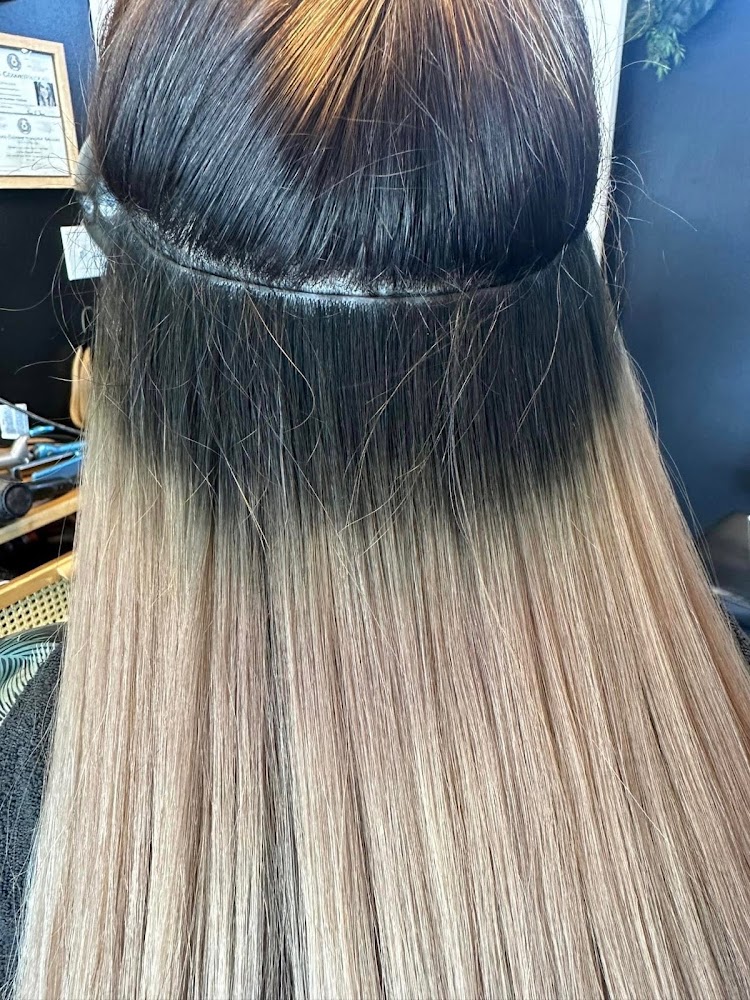 Fifth Avenue Salon + Extension Bar primary photo