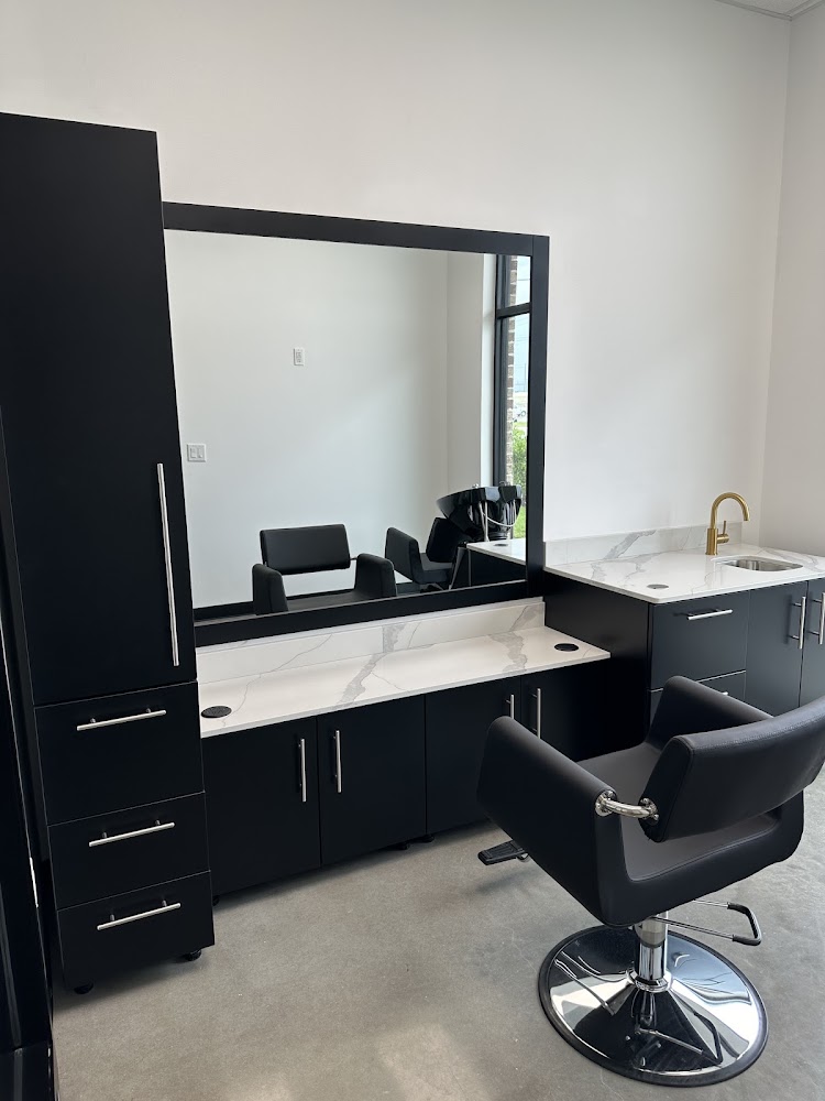 FORUM Beauty & Wellness Studios view 5