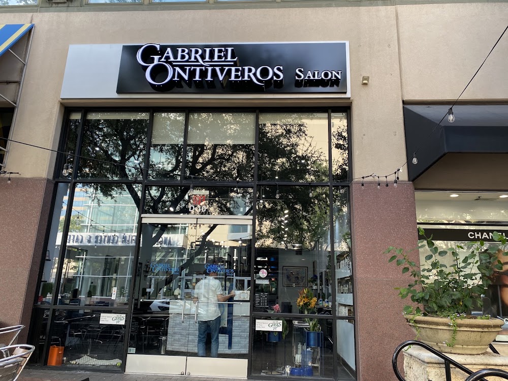 Gabriel Ontiveros Salon view 2