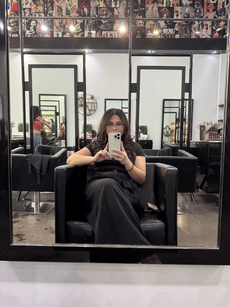 Gabriel Ontiveros Salon view 3