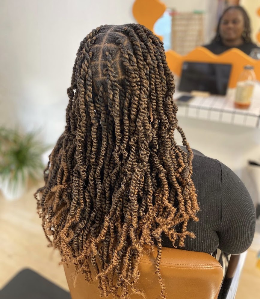 Glam Beauty Bar - Hair Salon | Luxury Hair Extensions | Makeup view 4