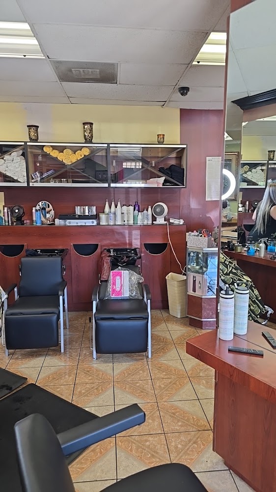 Glamour Beauty Salon view 5