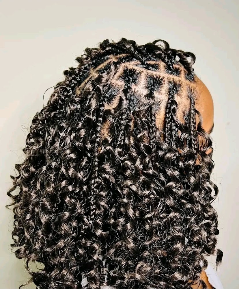 Hair Braiding salon braiderlocs Llc view 3