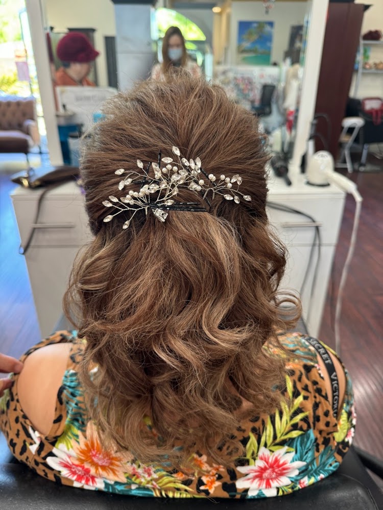 Hair Salon 22 view 3