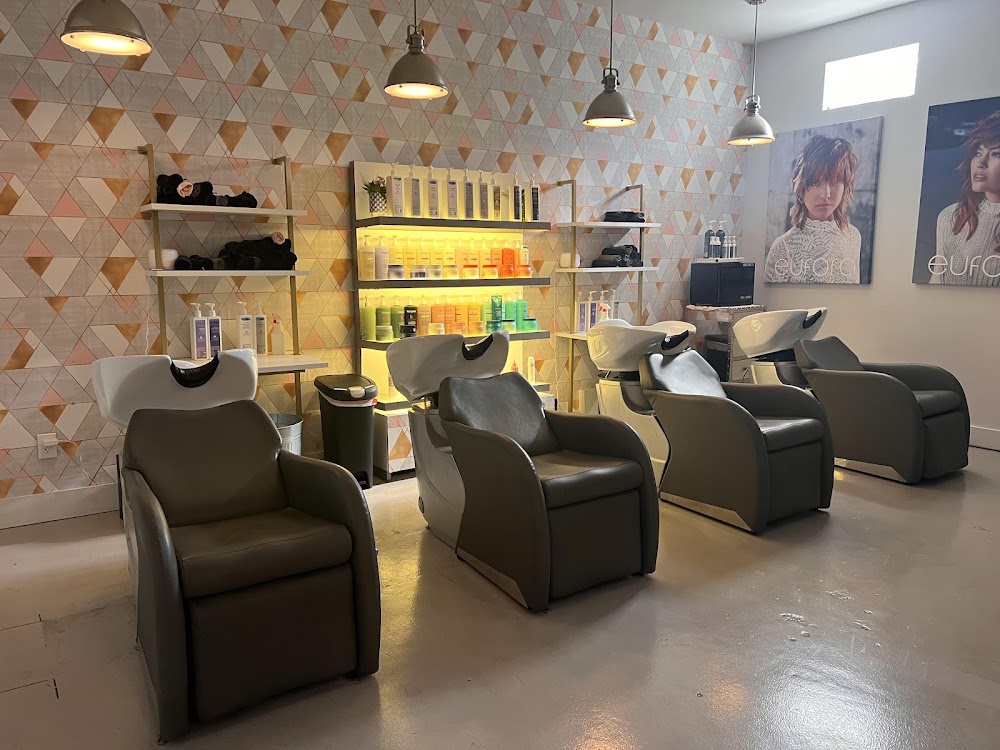 Harlow Beauty and Hair Salon view 5