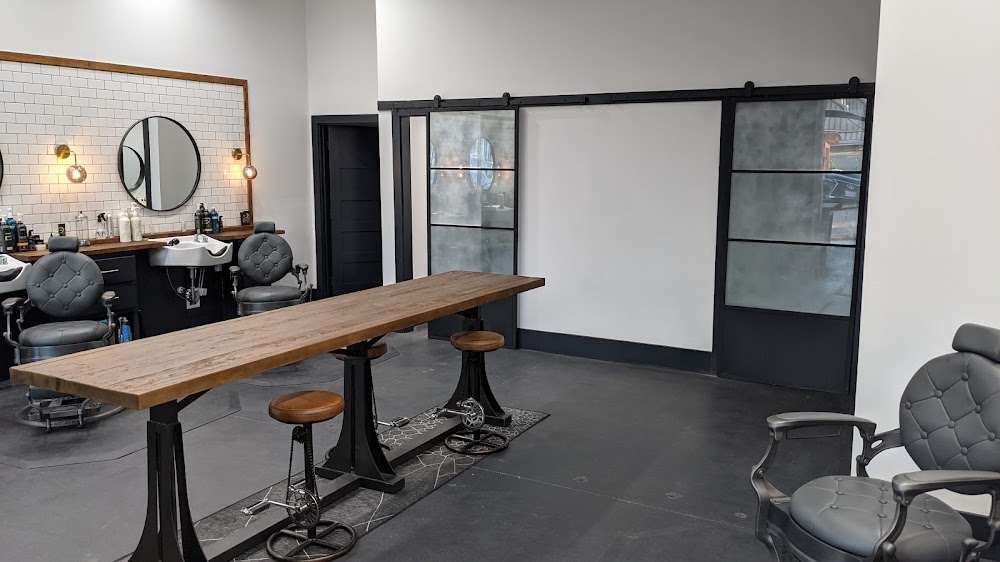 Headquarters Men’s Salon view 4