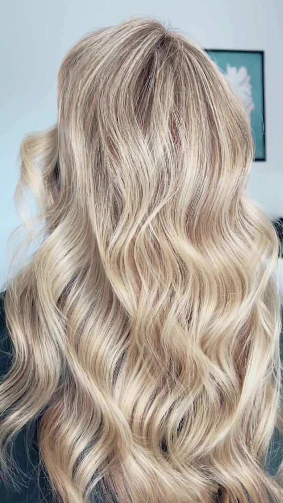 Hello Gorgeous hair lounge view 2