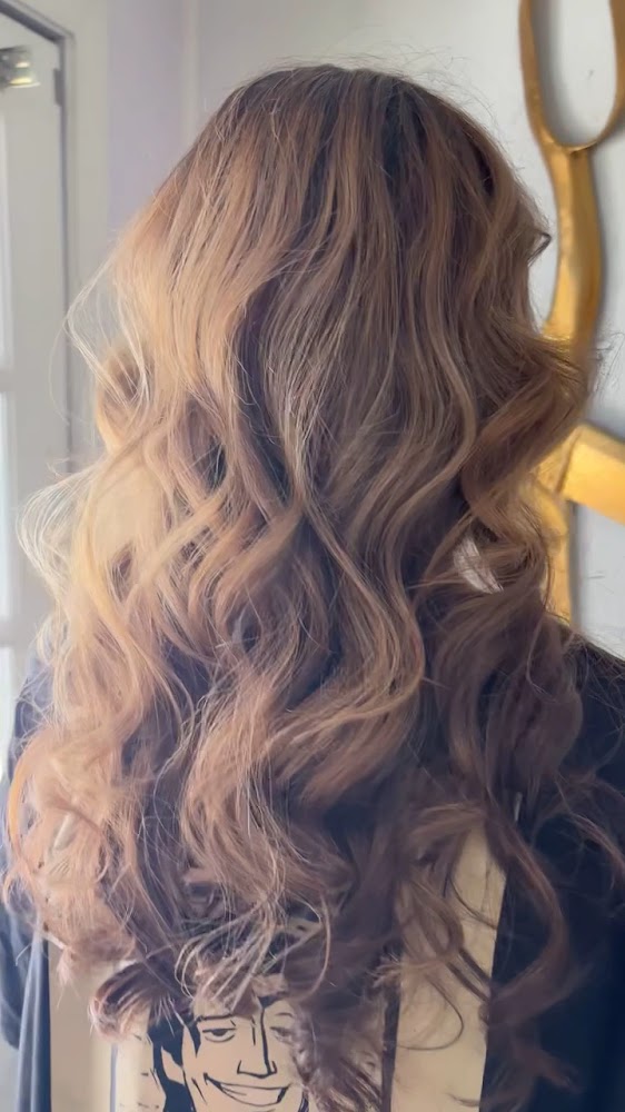 Helloo Beautiful Me - Salon & Style view 2