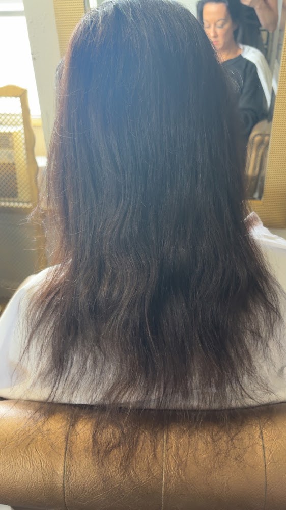 Helloo Beautiful Me - Salon & Style view 3