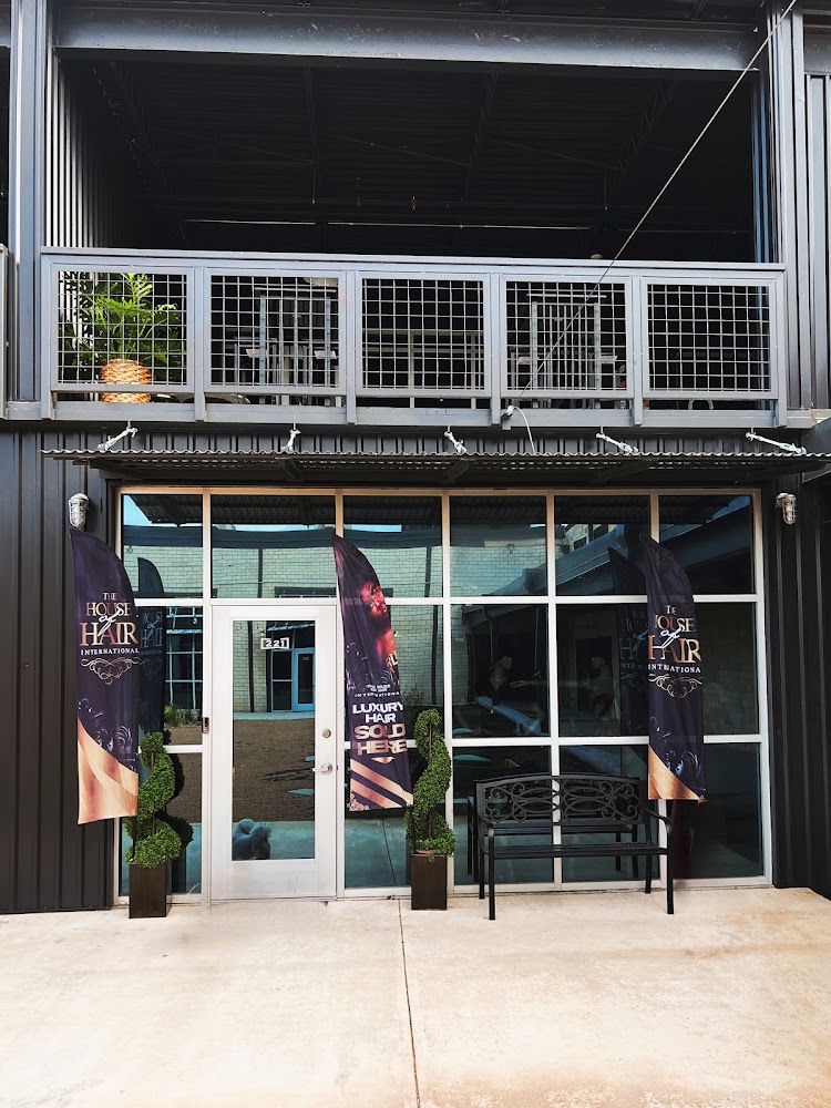 House of RoyalT Beauty Bar & Boutique primary photo