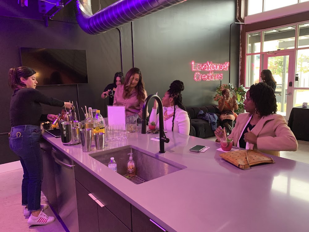 House of RoyalT Beauty Bar & Boutique view 4