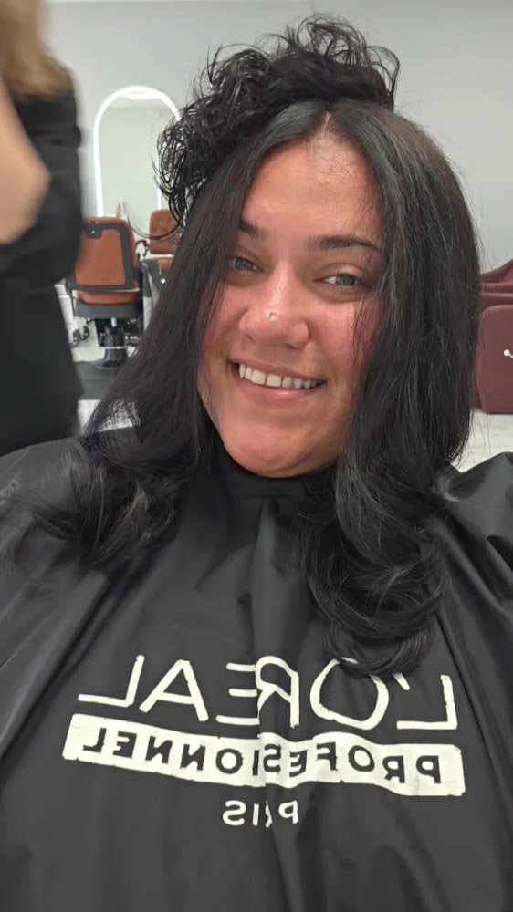 Ideal Salon view 2